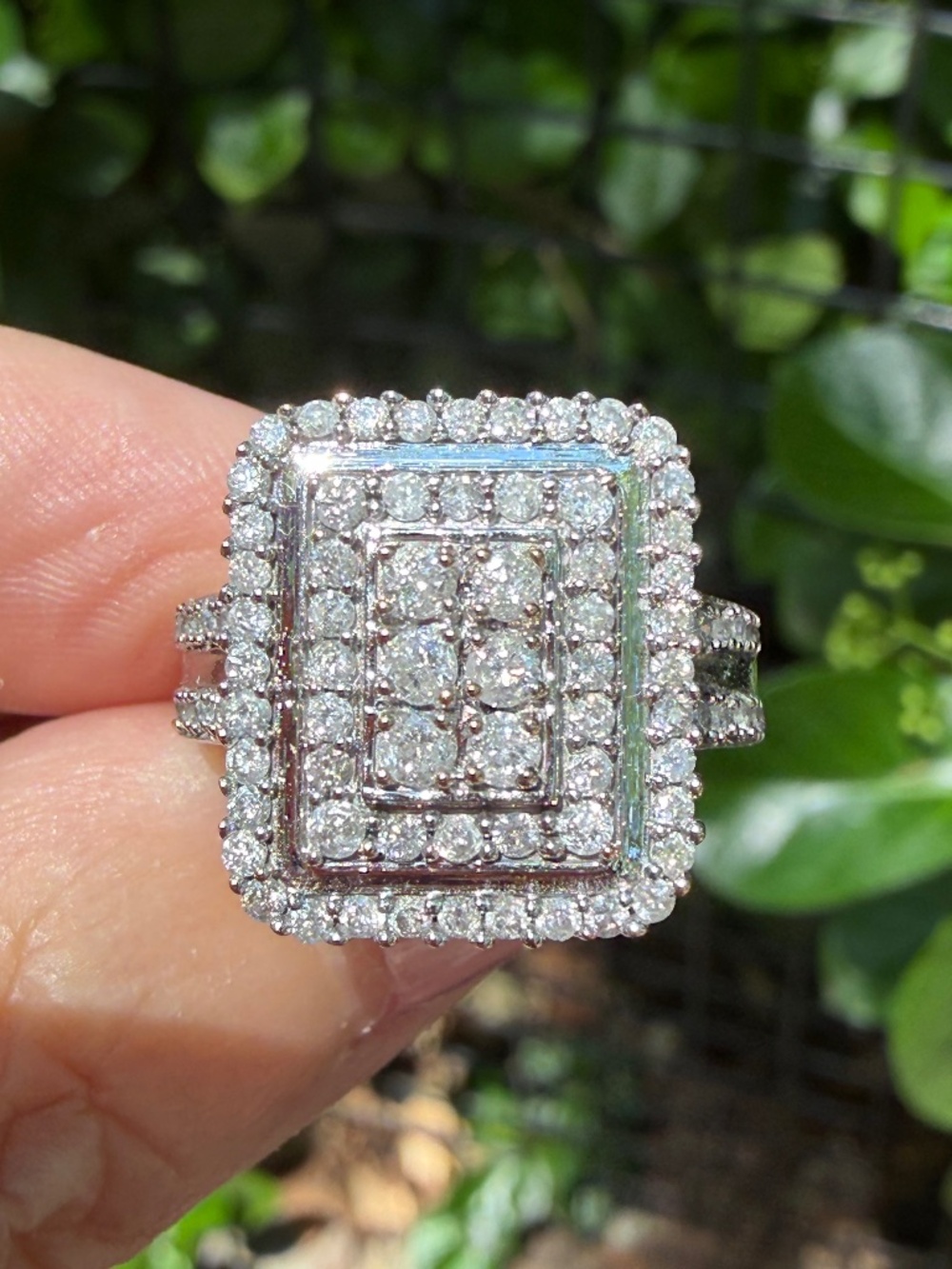 VINTAGE 10K WHITE GOLD ROUND CUT PAVE DIAMONDS LARGE STATEMENT COCKTAIL RING
